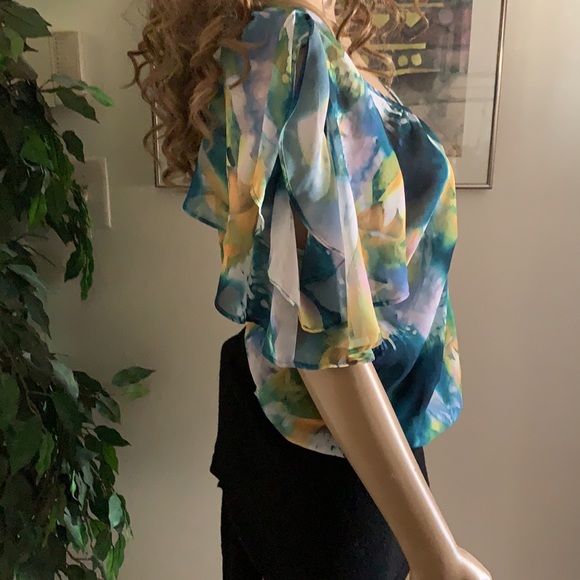 Blouse ladies print cold shoulder flared sleeves small  elastic bottom Sz med - Picture 2 of 4